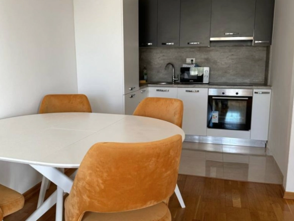 Dvosoban stan 63 m² u kompleksu sa bazenom – Bečići, Budva