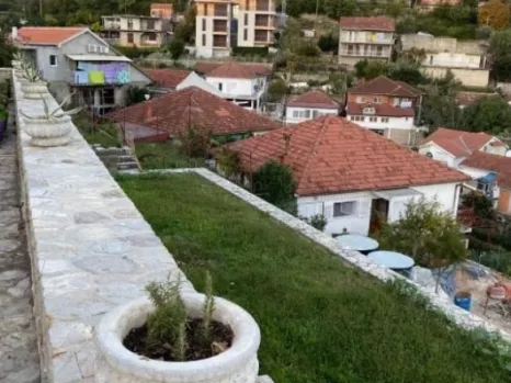 Kuća 60 m² sa terasom i pogledom na more – Zelenika, Herceg Novi