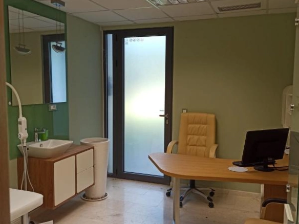Poslovni prostor 105 m² na dvije etaže u centru – Bar