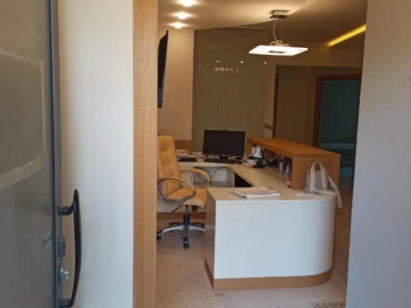 Poslovni prostor 105 m² na dvije etaže u centru – Bar