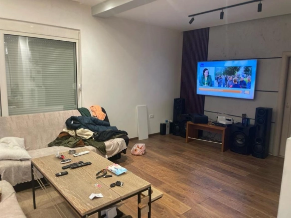 Kuća 400 m² na placu od 3000 m² sa garažom – Dajbabe, Podgorica