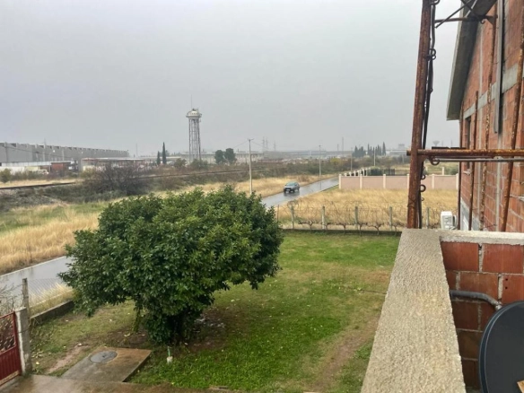 Kuća 400 m² na placu od 3000 m² sa garažom – Dajbabe, Podgorica