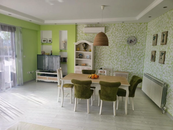 Dvosoban stan 119 m² sa pogledom na more u kompleksu sa bazenom – Dobra Voda, Bar