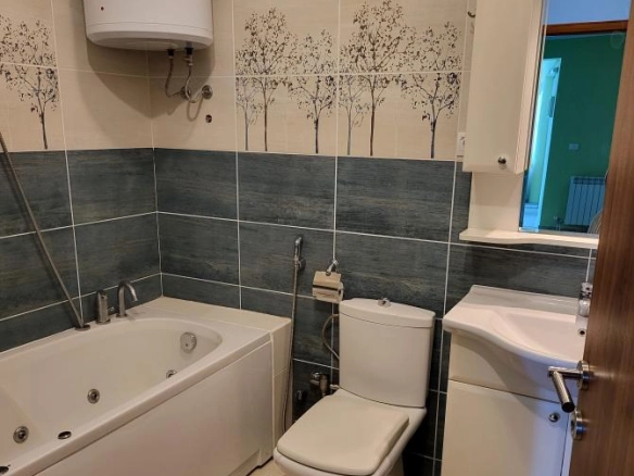 Dvosoban stan 119 m² sa pogledom na more u kompleksu sa bazenom – Dobra Voda, Bar