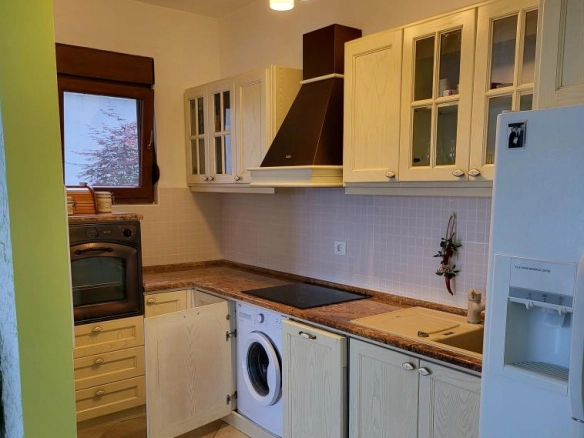 Dvosoban stan 119 m² sa pogledom na more u kompleksu sa bazenom – Dobra Voda, Bar