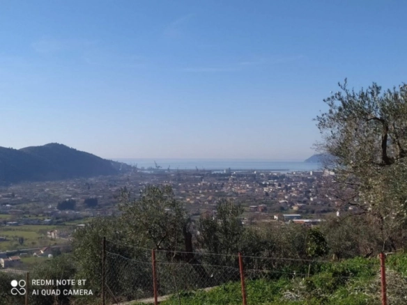 Plac 812 m² sa dva pristupa i strujom pored placa – Bar
