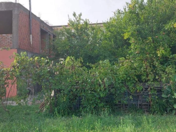 Kuća 500 m² na placu od 3000 m² sa voćnjakom – Bar