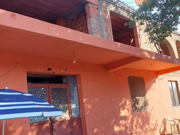Kuća 500 m² na placu od 3000 m² sa voćnjakom – Bar