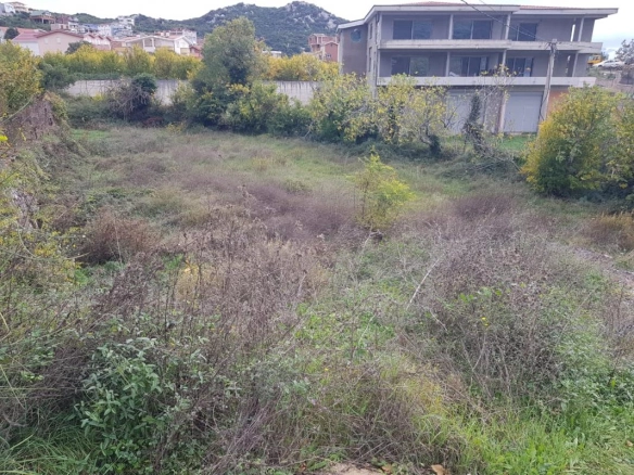 Plac 670 m² sa vodom i strujom u blizini auto-puta – Dobra Voda, Bar
