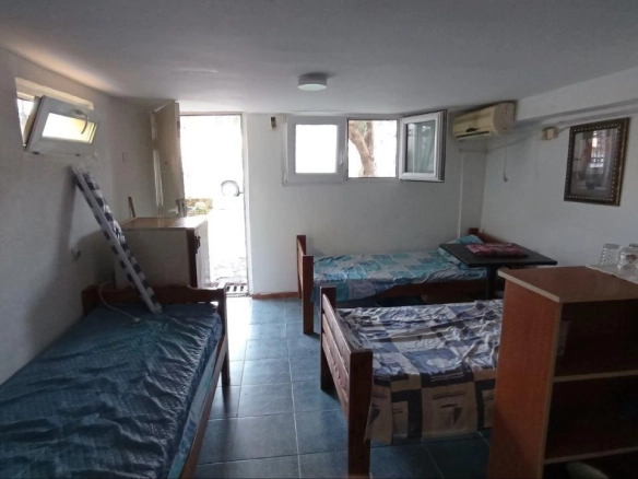 Kuća 210 m² sa šest garsonjera za izdavanje – Sutomore, Bar
