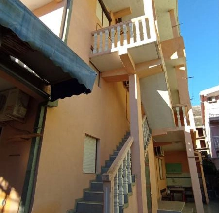 Kuća 210 m² sa šest garsonjera za izdavanje – Sutomore, Bar