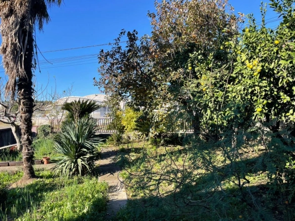 Dvije kuće 550 m² na placu od 1385 m² uz Moraču – Podgorica
