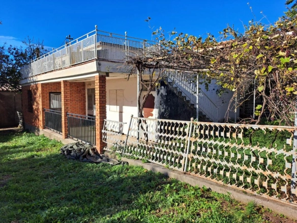Kuća 119 m² na placu od 230 m², potrebna adaptacija – Sutomore, Bar