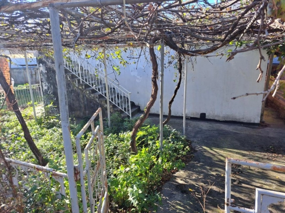 Kuća 119 m² na placu od 230 m², potrebna adaptacija – Sutomore, Bar