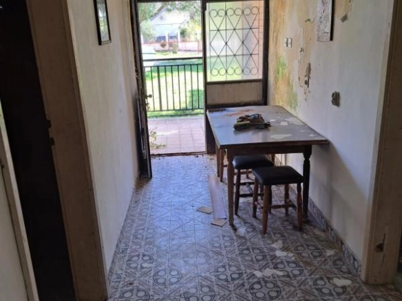 Kuća 119 m² na placu od 230 m², potrebna adaptacija – Sutomore, Bar
