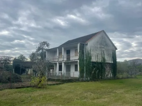 Kuća sa velikim placem u Golubovcima