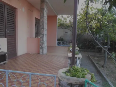 Kuća 94 m² sa dvorištem i parkingom – Sutomore, Bar
