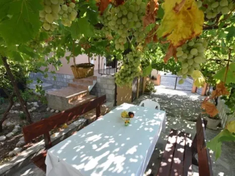 Kuća 100 m² sa bazenom i roštiljem – Mojdež, Herceg Novi