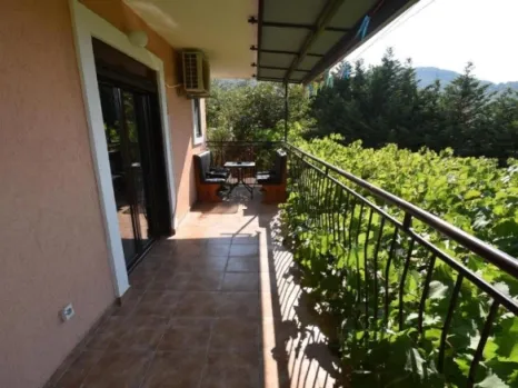 Kuća 100 m² sa bazenom i roštiljem – Mojdež, Herceg Novi
