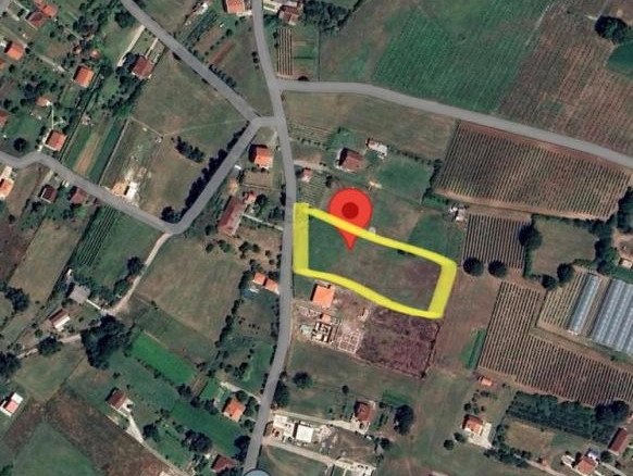 Plac 5400 m² pravougaonog oblika kod aerodroma – Golubovci, Podgorica