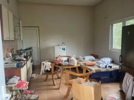 Kuća 120 m² na placu od 3887 m² sa pomoćnim objektima – Novo Selo, Danilovgrad