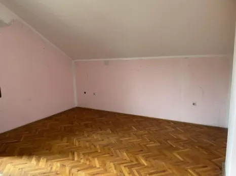 Kuća 212 m² na placu od 370 m² sa četiri terase – Gorica C, Podgorica