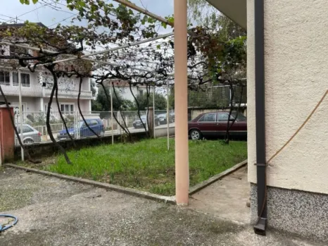 Kuća 212 m² na placu od 370 m² sa četiri terase – Gorica C, Podgorica