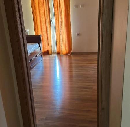 Kuća 600 m² na placu od 1600 m² sa radionicama i kafićima – Golubovci, Podgorica