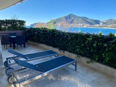 Dvosoban stan 107 m² na prvoj liniji do mora – Dukley Gardens, Budva