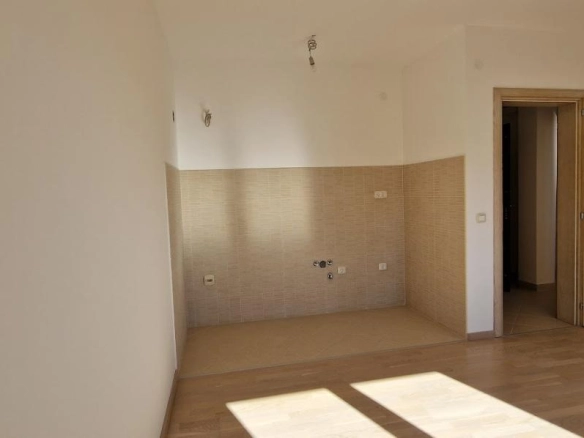 Jednosoban stan 45 m² u novom kompleksu sa bazenom – Bečići, Budva