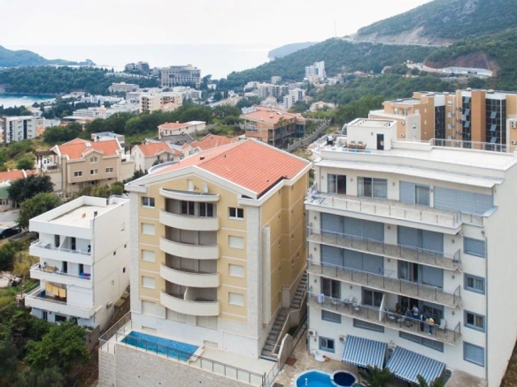Jednosoban stan 45 m² u novom kompleksu sa bazenom – Bečići, Budva