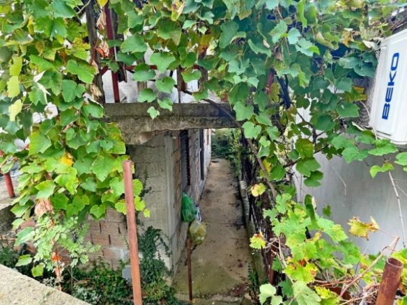 Plac 125 m² sa starom kućom i pogledom na more – Sutomore, Bar