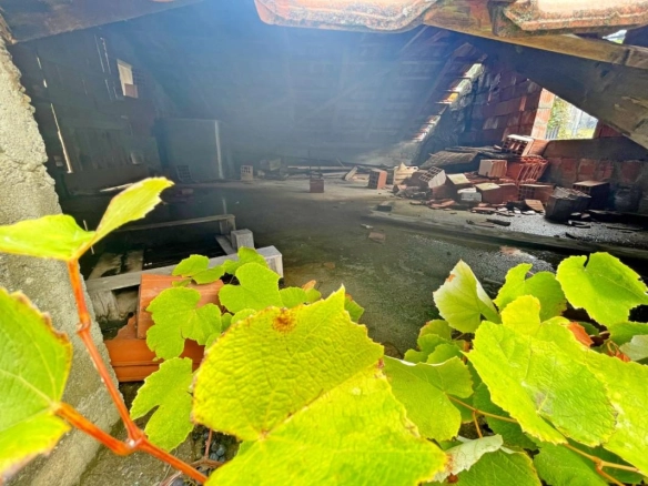 Plac 125 m² sa starom kućom i pogledom na more – Sutomore, Bar