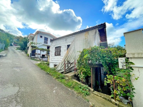 Plac 125 m² sa starom kućom i pogledom na more – Sutomore, Bar