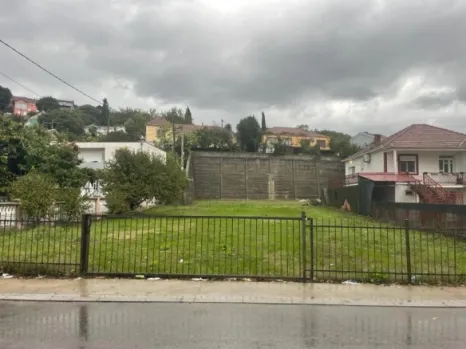 Plac od 1300 m² u Momišićima