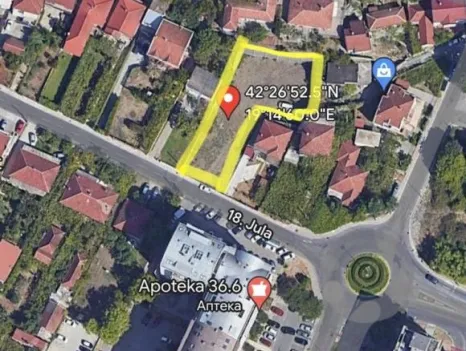 Plac 1300 m² sa dozvolom za gradnju dvije kuće – Podgorica