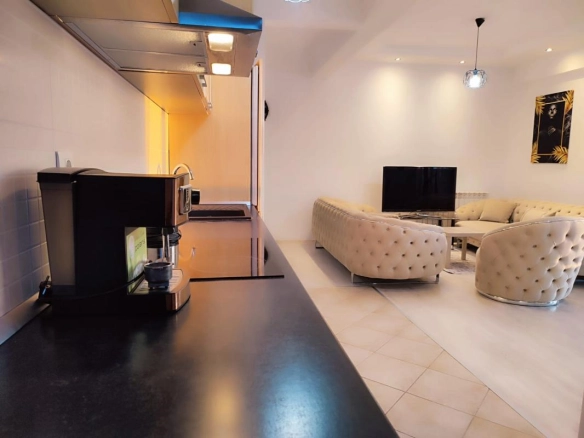 Dvosoban stan 102 m² sa pogledom na more i bazenom – Dobra Voda, Bar
