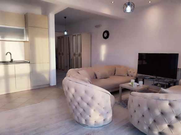 Dvosoban stan 102 m² sa pogledom na more i bazenom – Dobra Voda, Bar