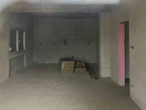 Kuća 155 m² na placu od 400 m² sa useljivom gradnjom iz 2022. – Masline, Podgorica