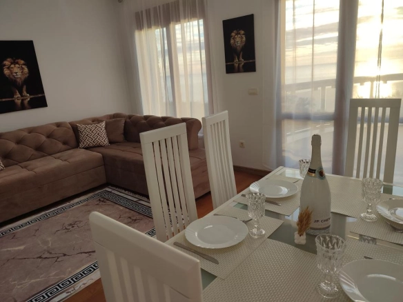 Dvosoban stan 97 m² sa pogledom na more i bazenom – Dobra Voda, Bar