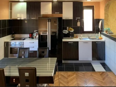 Kuća 360 m² na placu od 564 m² sa tri sprata – Doliani, Podgorica