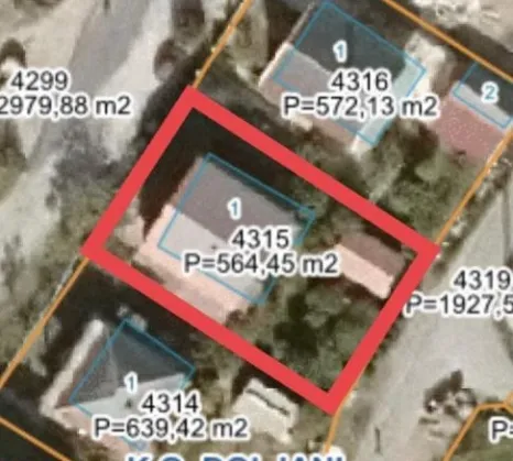 Kuća 360 m² na placu od 564 m² sa tri sprata – Doliani, Podgorica