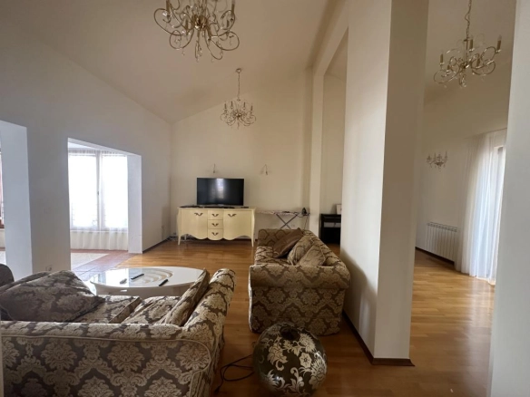 Trosoban stan 366 m² sa panoramskim pogledom na more – Petrovac, Budva