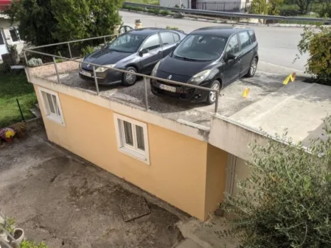 Kuća 152 m² na placu od 358 m² sa zasebnom garsonjerom – Igalo, Herceg Novi
