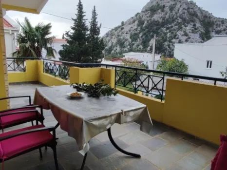 Kuća 200 m² sa dva stana i pogledom na planinu Hai Nehai – Sutomore, Bar
