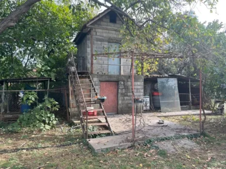 Dvije kuće 140 m² i 60 m² na placu od 2850 m² – Gornja Gorica, Podgorica