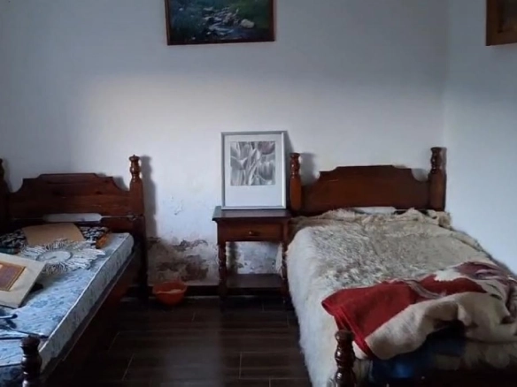 Kuća 100 m² na placu od 1381 m² sa velikim dvorištem – Podgorica