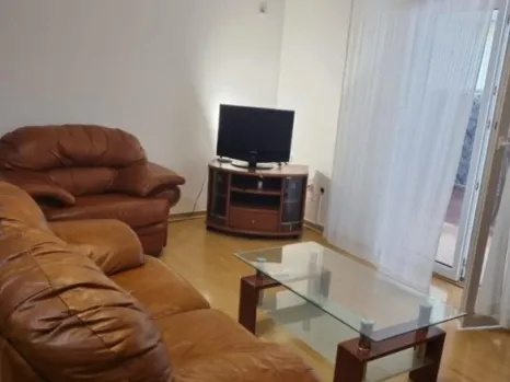 Jednosoban stan 77 m² sa sopstvenim placom – Babilonija, Budva