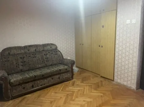 Kuća 280 m² na placu od 1900 m² sa garažom i baštom – Farmaci, Podgorica
