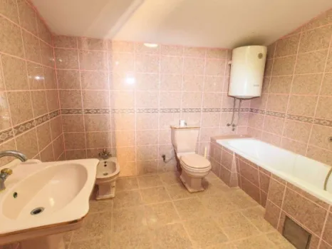 Kuća 400 m² na placu od 410 m² sa pogledom na more – Šušanj, Bar